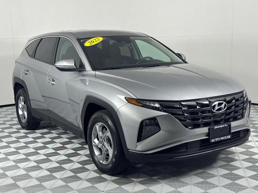 2022 Hyundai TUCSON SE