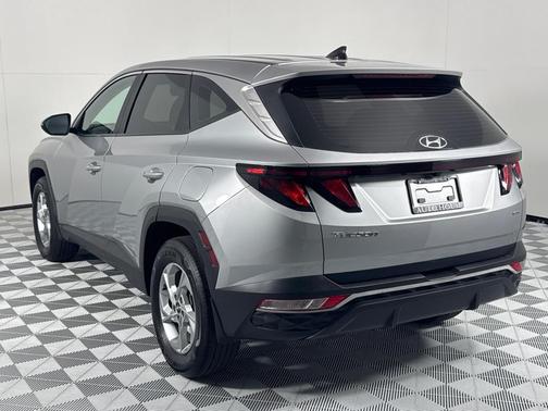 2022 Hyundai TUCSON SE