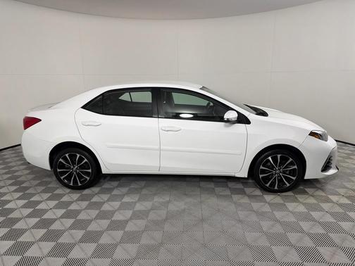 White 2019 Toyota Corolla SE