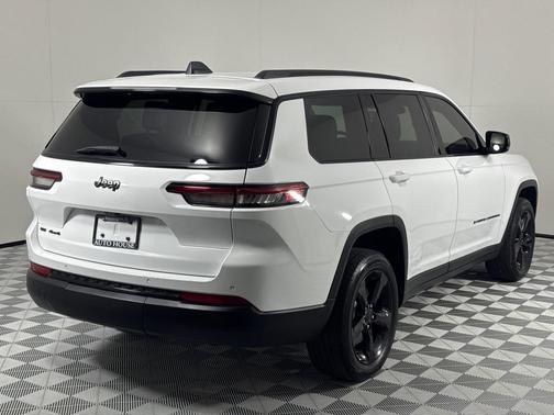 2022 Jeep Grand Cherokee L Laredo