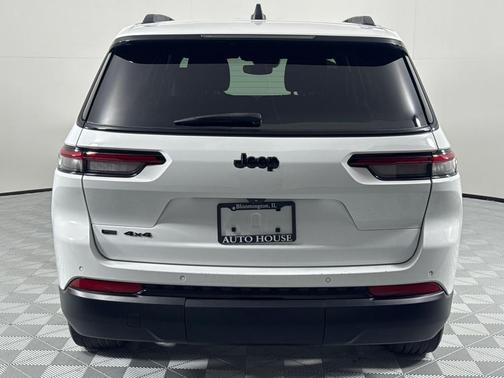 2022 Jeep Grand Cherokee L Laredo