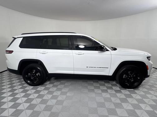 2022 Jeep Grand Cherokee L Laredo