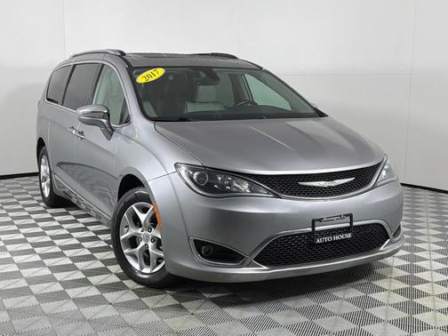 Silver 2017 Chrysler Pacifica Limited