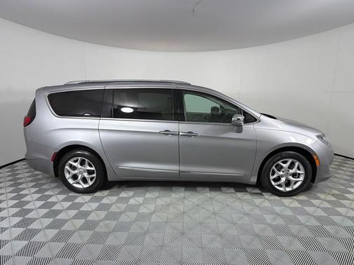 Silver 2017 Chrysler Pacifica Limited