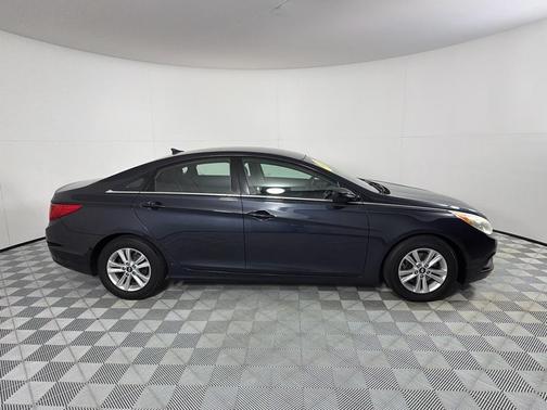 Pacific Blue Pearl 2011 Hyundai SONATA GLS