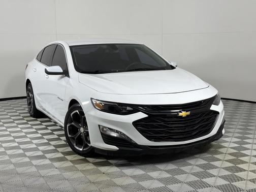 White 2022 Chevrolet Malibu LT