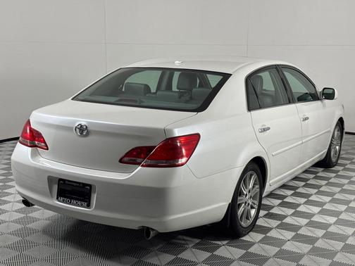 2010 Toyota Avalon XL