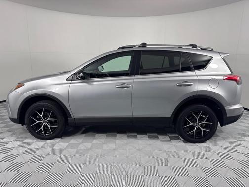 2017 Toyota RAV4 SE