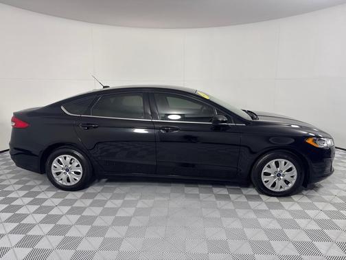 2019 Ford Fusion S