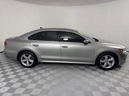 2013 Volkswagen Passat 2.5 SE