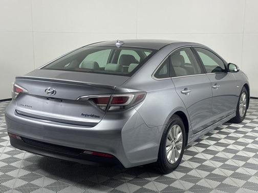2016 Hyundai SONATA Hybrid SE
