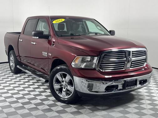 2016 RAM 1500 SLT