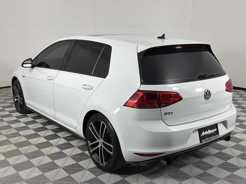 2016 Volkswagen Golf GTI 2.0T SE 4-Door