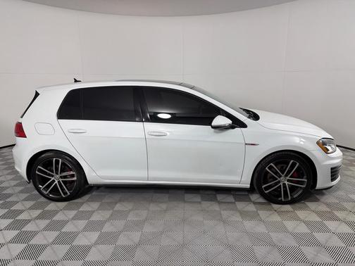 2016 Volkswagen Golf GTI 2.0T SE 4-Door