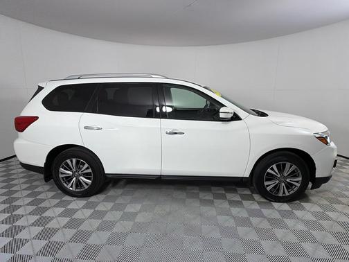 2019 Nissan Pathfinder S
