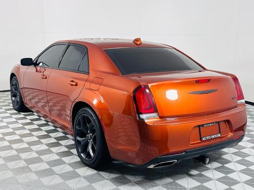 2020 Chrysler 300 Touring