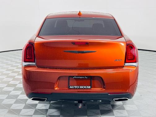2020 Chrysler 300 Touring