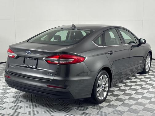 2019 Ford Fusion Hybrid SE