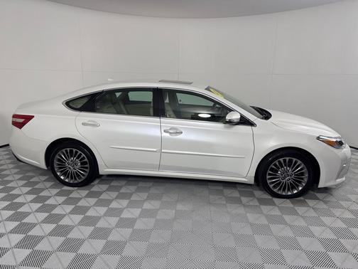 2016 Toyota Avalon XLE