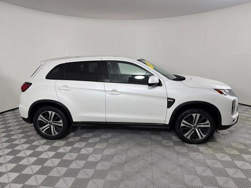 White 2020 Mitsubishi Outlander Sport ES