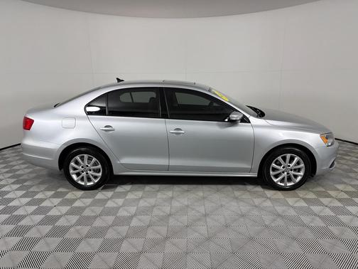 Silver 2012 Volkswagen Jetta SE