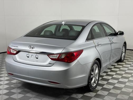 2011 Hyundai SONATA Limited