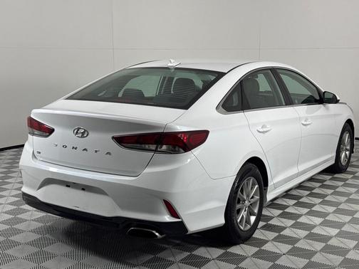 2018 Hyundai SONATA SE