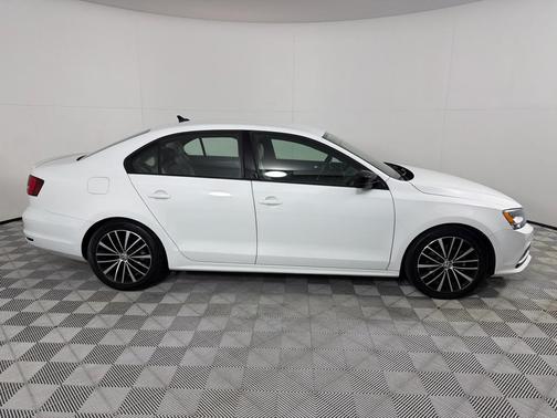 White 2015 Volkswagen Jetta 1.8T SE