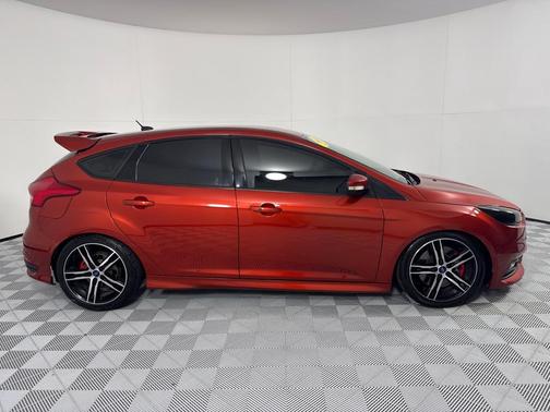 2018 Ford Focus ST Base