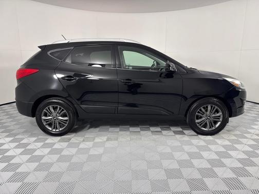 2015 Hyundai TUCSON SE