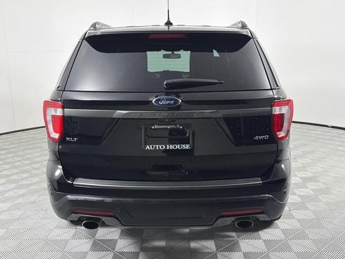 Black 2018 Ford Explorer XLT