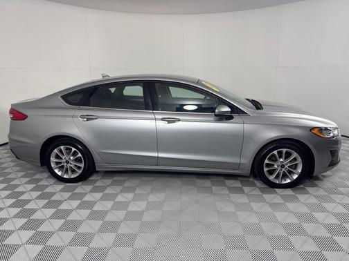 2020 Ford Fusion Hybrid SE