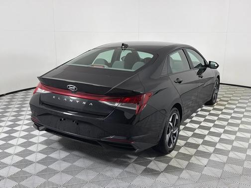 Black 2023 Hyundai ELANTRA SEL
