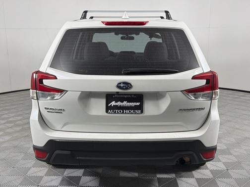 Crystal White Pearl 2020 Subaru Forester