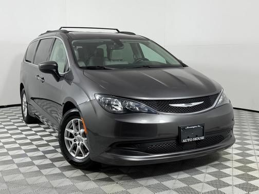 Gray 2021 Chrysler Voyager LXI