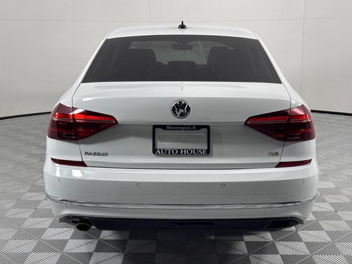 2019 Volkswagen Passat 2.0T SE R-Line