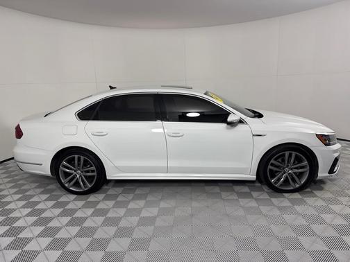 2019 Volkswagen Passat 2.0T SE R-Line