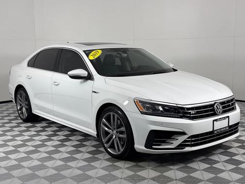 2019 Volkswagen Passat 2.0T SE R-Line