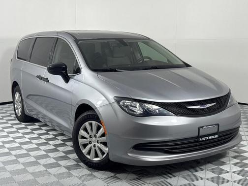 2020 Chrysler Voyager L