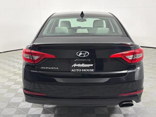 2017 Hyundai SONATA SE