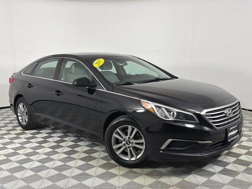 2017 Hyundai SONATA SE
