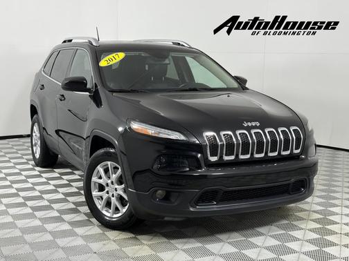 Black 2017 Jeep Cherokee Latitude