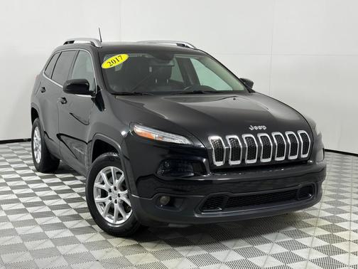 Black 2017 Jeep Cherokee Latitude