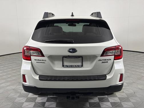 White 2016 Subaru Outback 3.6R Limited