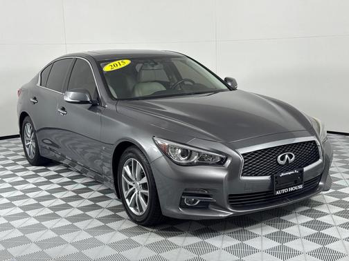 2015 INFINITI Q50 Base