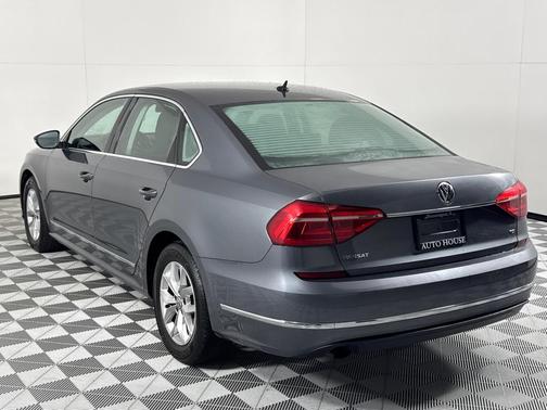 2016 Volkswagen Passat 1.8T S