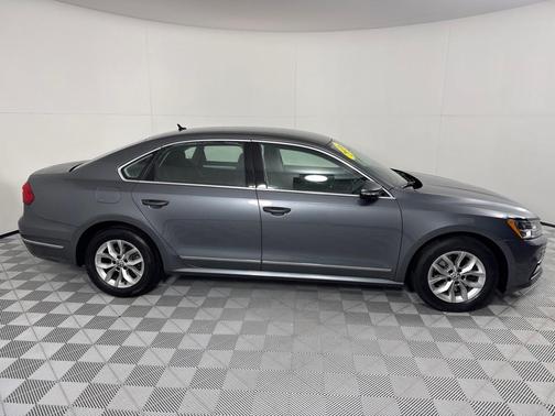 2016 Volkswagen Passat 1.8T S