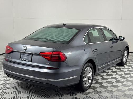 2016 Volkswagen Passat 1.8T S