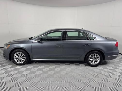 2016 Volkswagen Passat 1.8T S