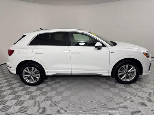 2021 Audi Q3 45 S line Premium